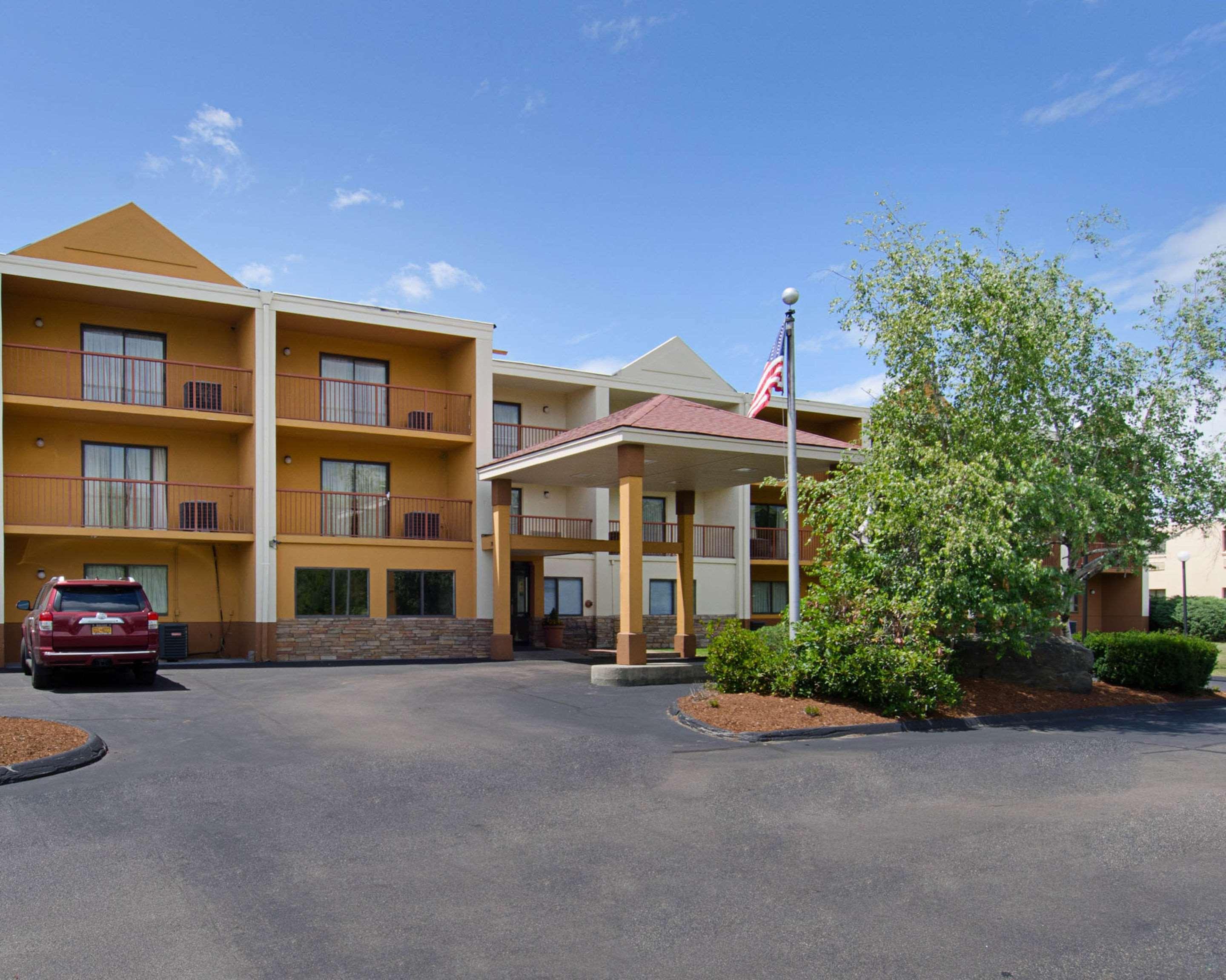 Quality Inn & Suites Worcester Bagian luar foto