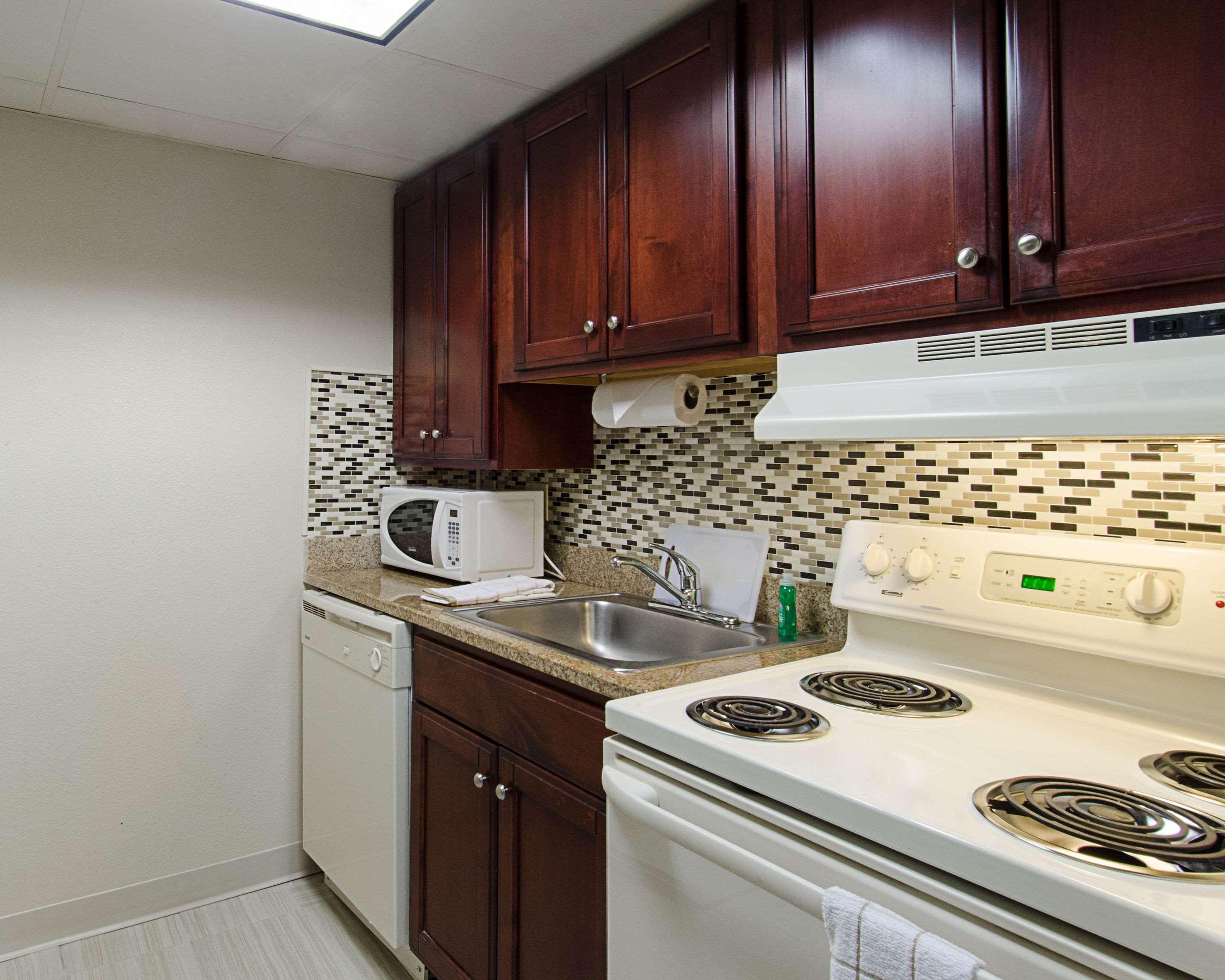 Quality Inn & Suites Worcester Bagian luar foto