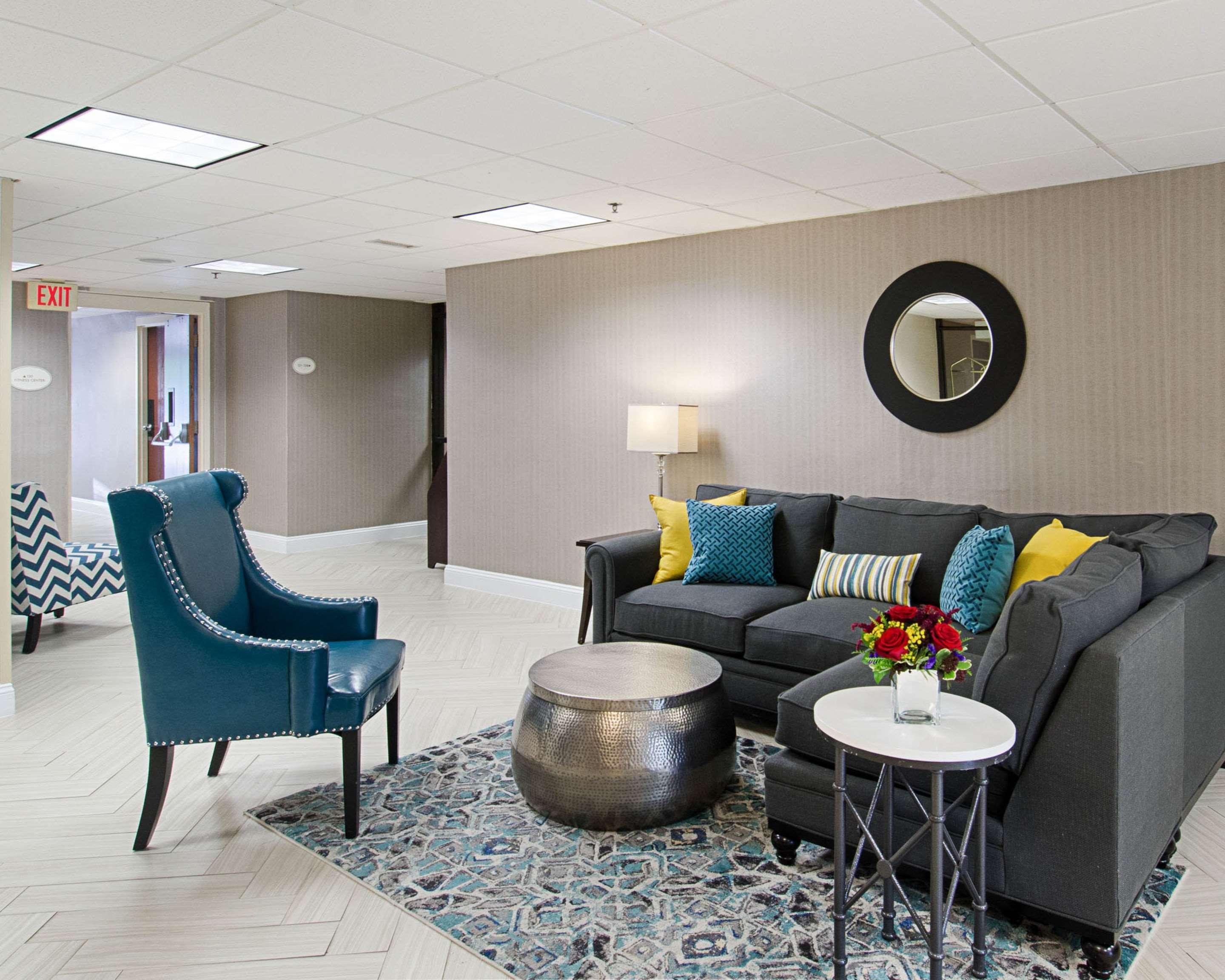 Quality Inn & Suites Worcester Bagian luar foto
