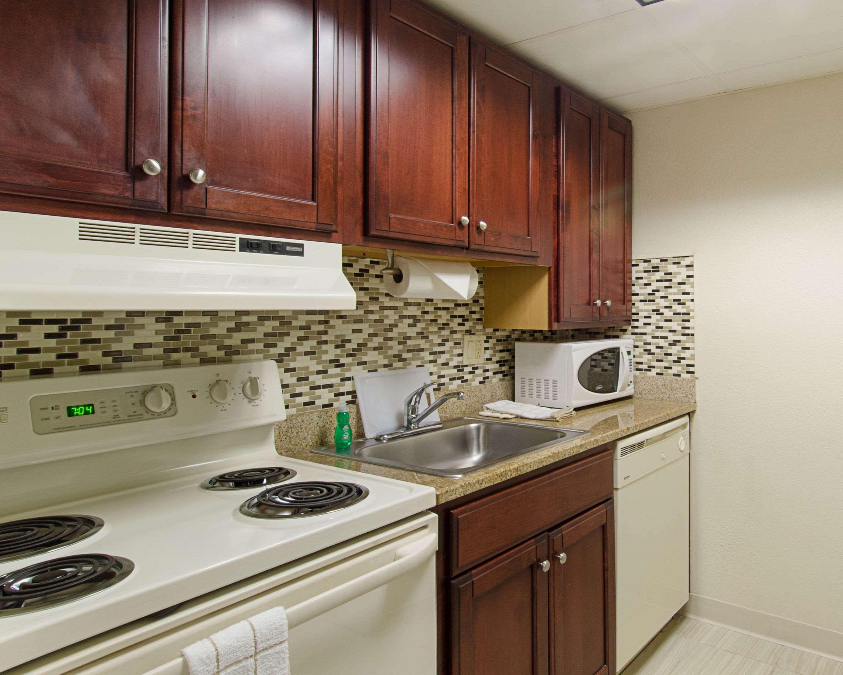 Quality Inn & Suites Worcester Bagian luar foto