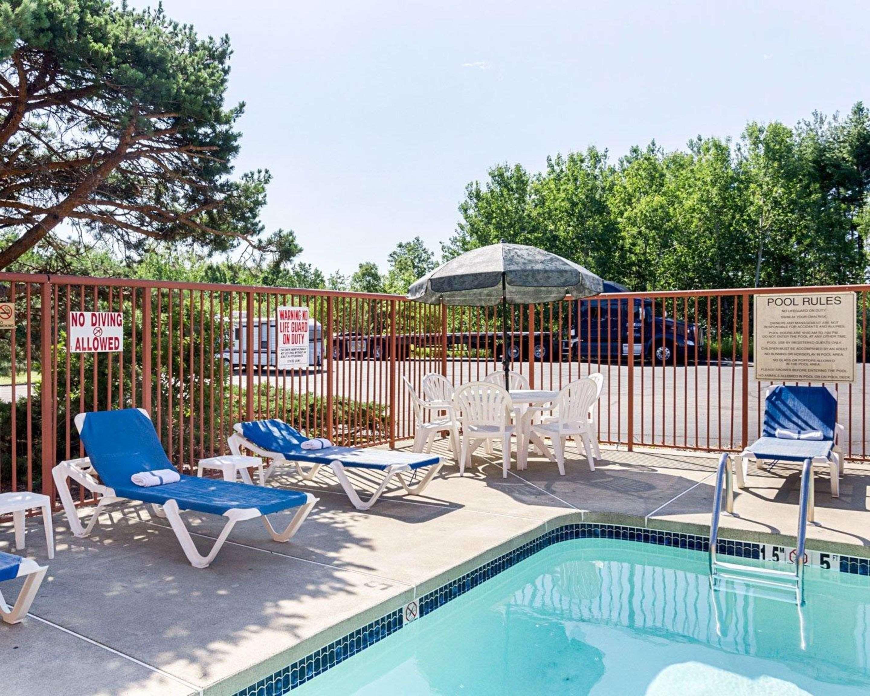 Quality Inn & Suites Worcester Bagian luar foto
